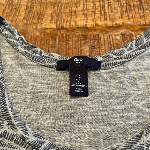 Gap T-shirt - Picture 3 of 3